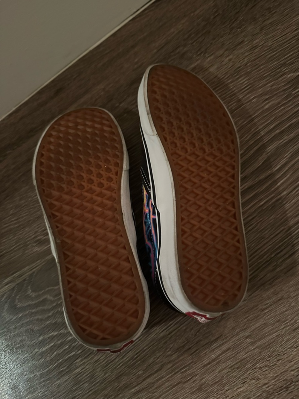 VANS - Picture 2 of 4